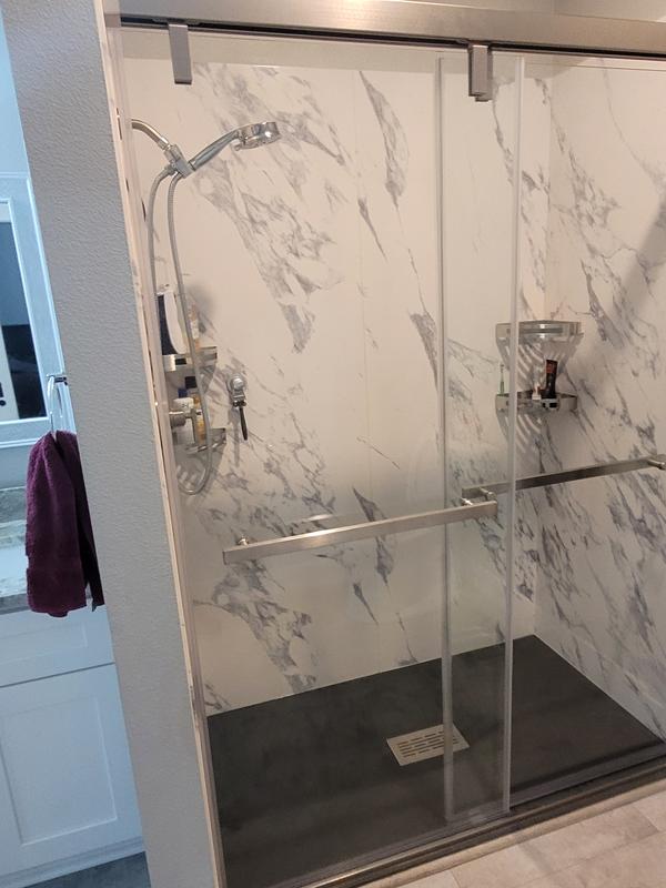 Stone-look walk-in shower